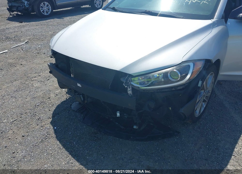 2017 HYUNDAI ELANTRA VIN: KMHD84LFXHU203608