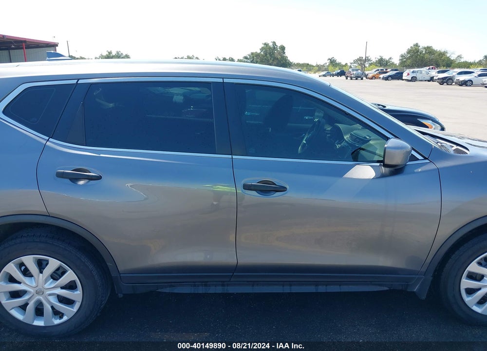 2018 NISSAN ROGUE S VIN: KNMAT2MT8JP606327