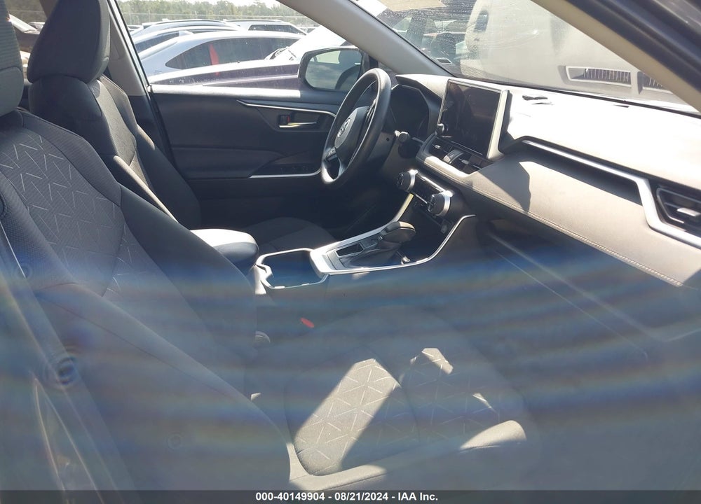 2024 TOYOTA RAV4 XLE VIN: 2T3W1RFV1RW323304