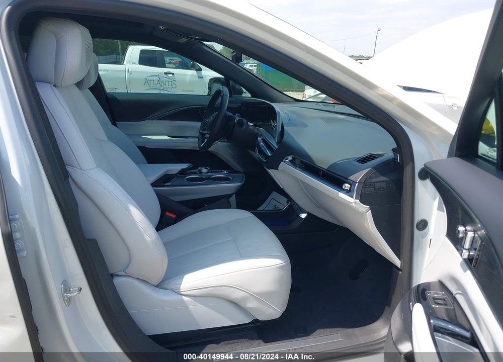 2024 CADILLAC LYRIQ LUXURY W/1SE VIN: 1GYKPSRL1RZ117862