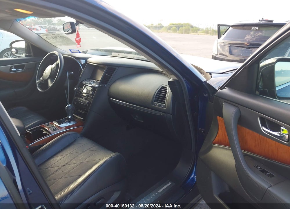 2015 INFINITI QX70 VIN: JN8CS1MU9FM380939