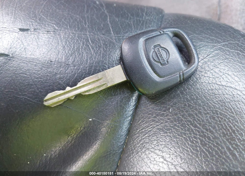 2003 NISSAN PATHFINDER SE VIN: JN8DR09X43W710631