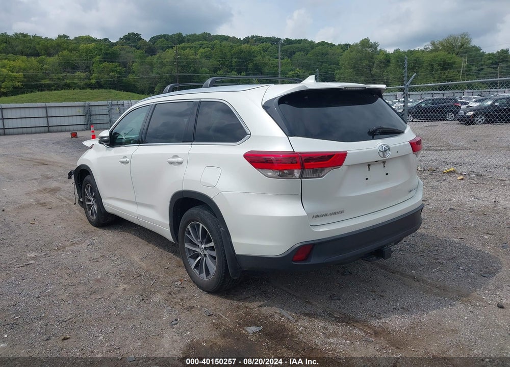 2017 TOYOTA HIGHLANDER XLE VIN: 5TDJZRFH9HS517771