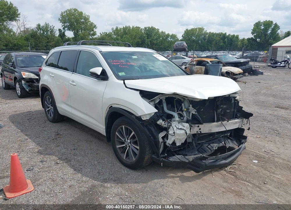 2017 TOYOTA HIGHLANDER XLE VIN: 5TDJZRFH9HS517771