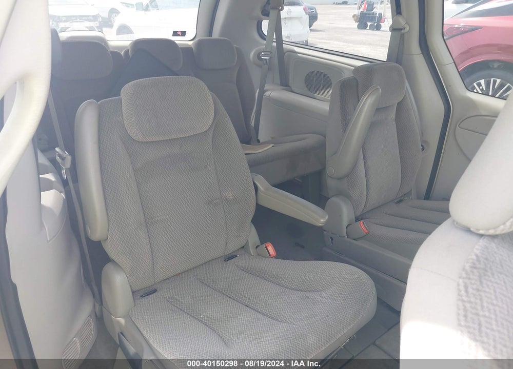 2006 CHRYSLER TOWN & COUNTRY LX VIN: 1A4GP44R96B605426