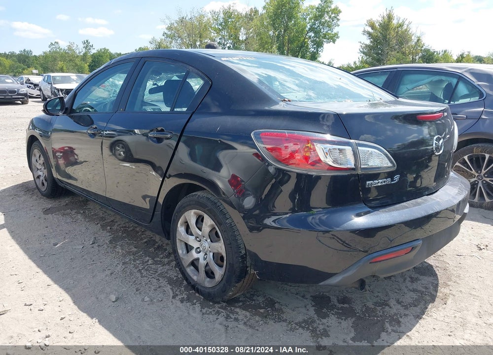 2011 MAZDA 3 I SPORT VIN: JM1BL1UG4B1458425
