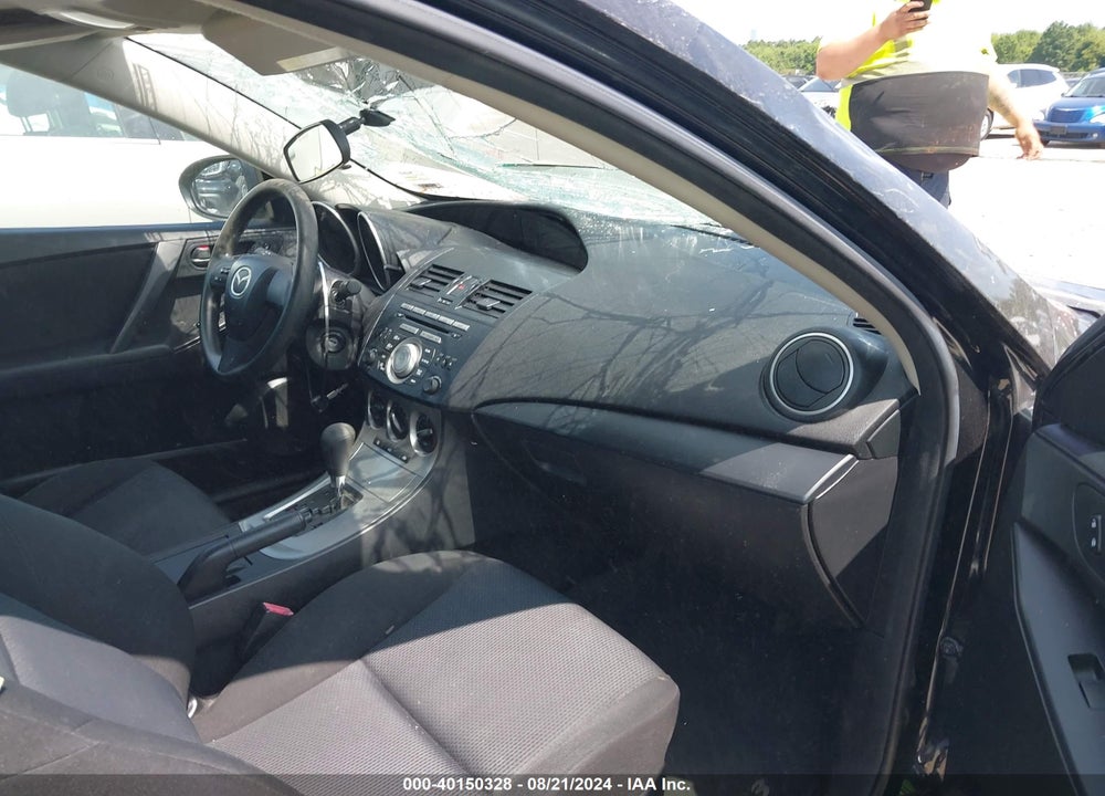 2011 MAZDA 3 I SPORT VIN: JM1BL1UG4B1458425
