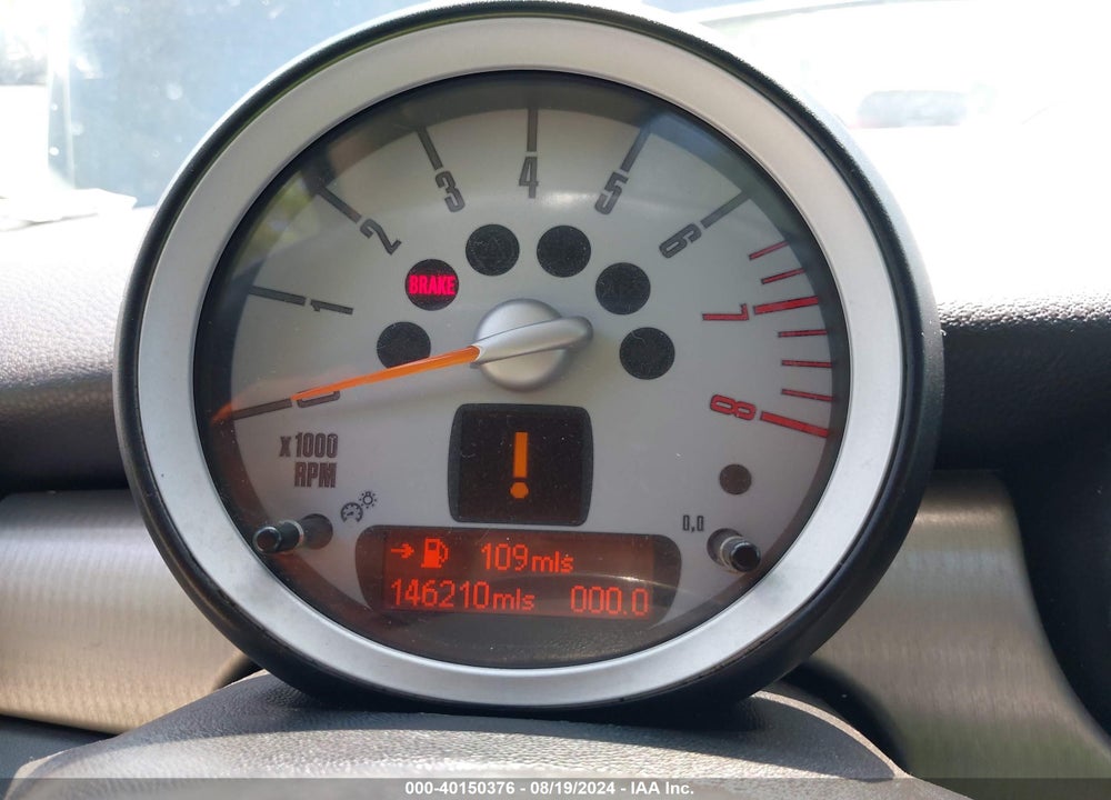 2009 MINI COOPER VIN: WMWMF33539TU74820