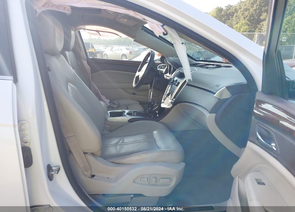 2011 CADILLAC SRX LUXURY COLLECTION VIN: 3GYFNAEY9BS646126
