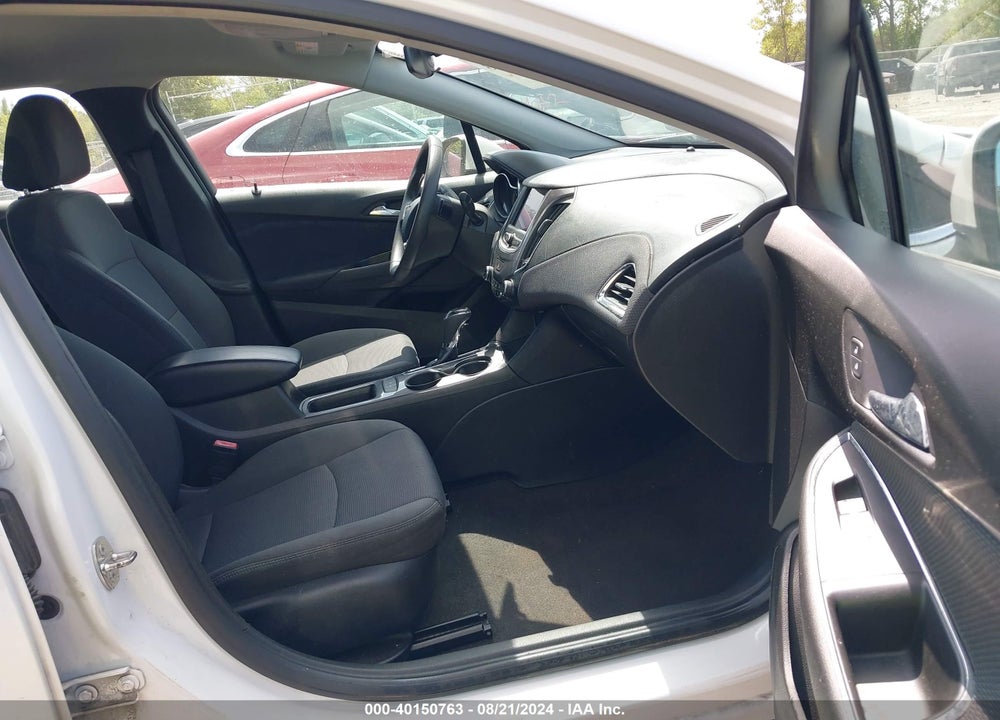 2019 CHEVROLET CRUZE LT VIN: 1G1BE5SM9K7117229