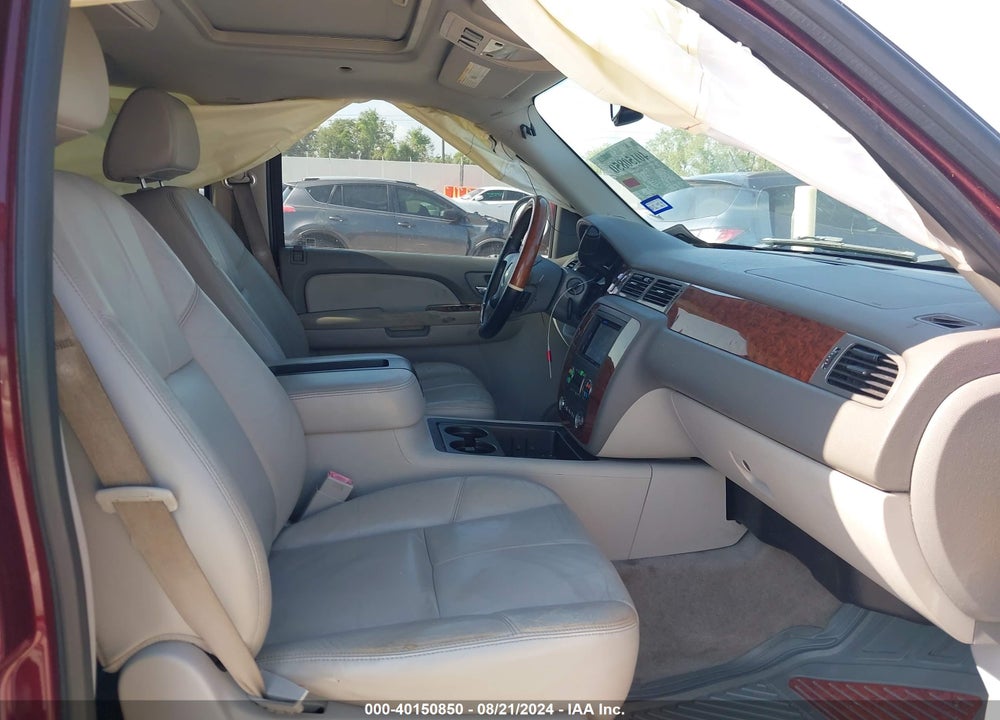 2008 CHEVROLET SUBURBAN 1500 LT VIN: 3GNFC16078G157358