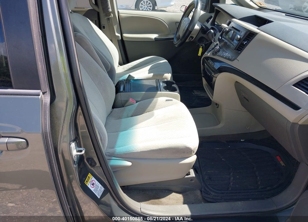 2013 TOYOTA SIENNA LE V6 8 PASSENGER VIN: 5TDKK3DC4DS287550