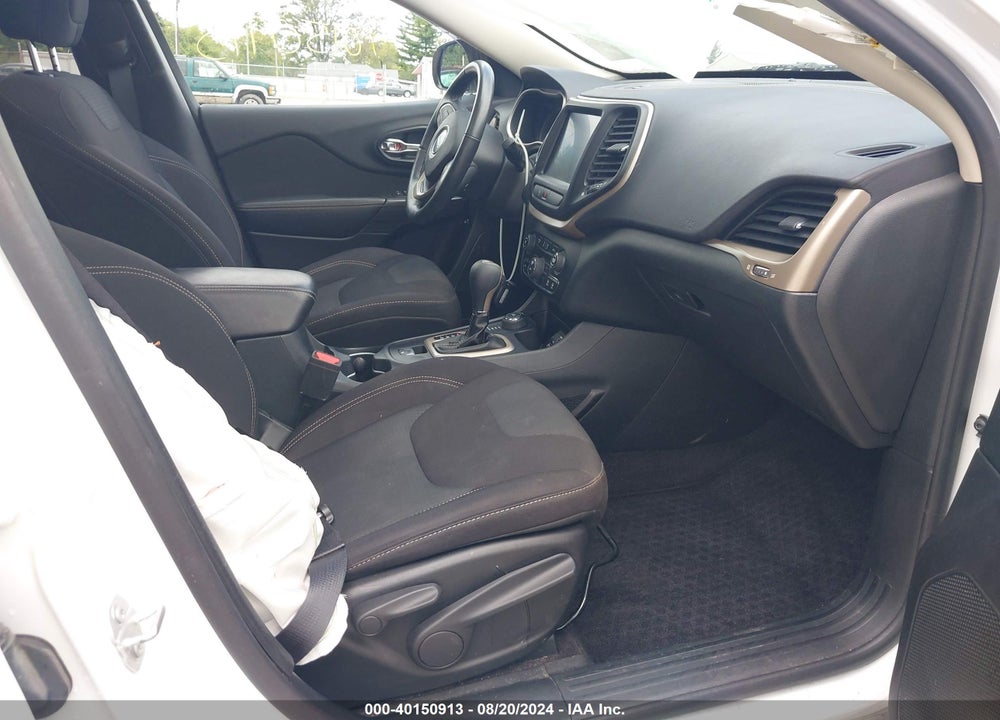 2016 JEEP CHEROKEE LATITUDE VIN: 1C4PJMCS8GW303907