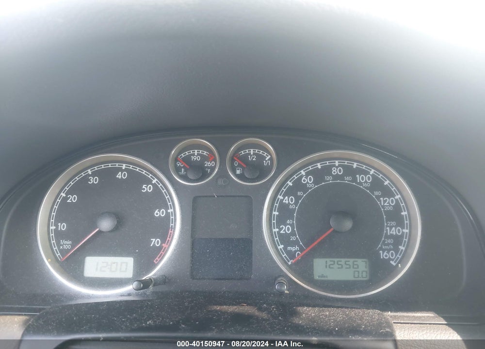 2002 VOLKSWAGEN PASSAT GLX VIN: WVWRH63B32P226589