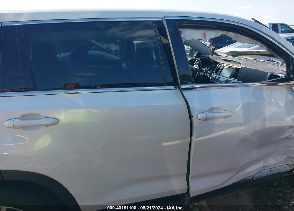 2019 TOYOTA HIGHLANDER LE PLUS VIN: 5TDZZRFH9KS322389