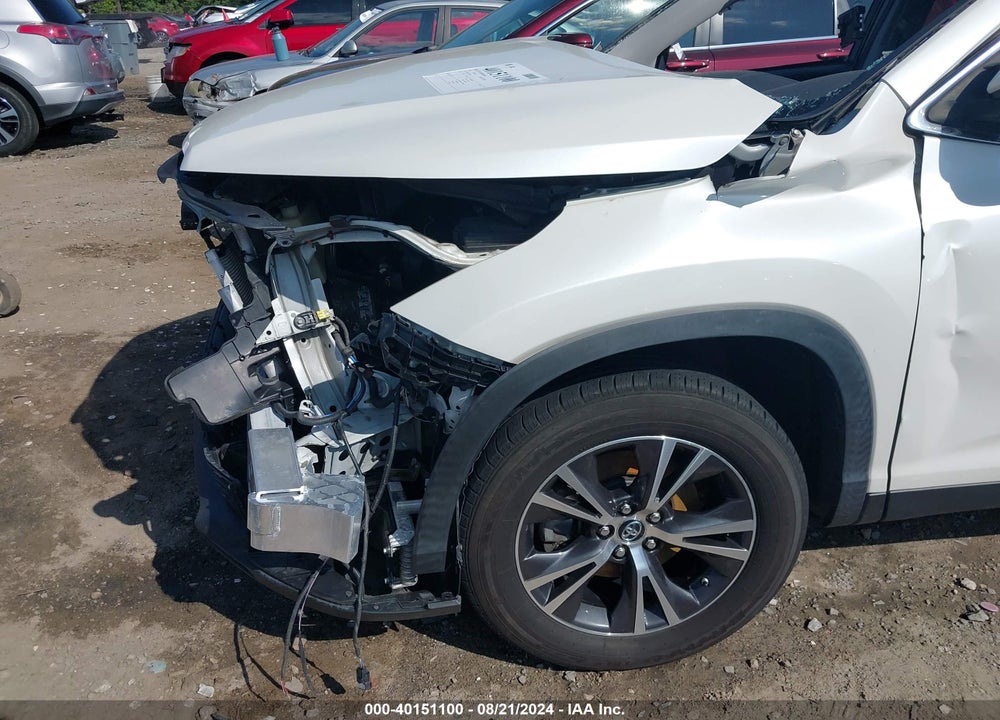 2019 TOYOTA HIGHLANDER LE PLUS VIN: 5TDZZRFH9KS322389
