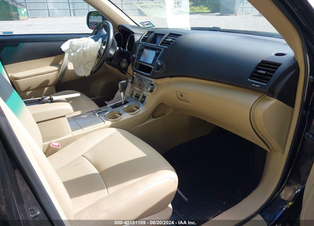 2013 TOYOTA HIGHLANDER SE V6 VIN: 5TDBK3EH2DS237840