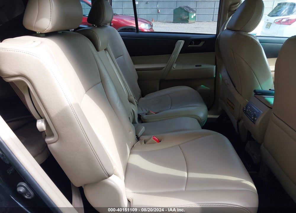 2013 TOYOTA HIGHLANDER SE V6 VIN: 5TDBK3EH2DS237840