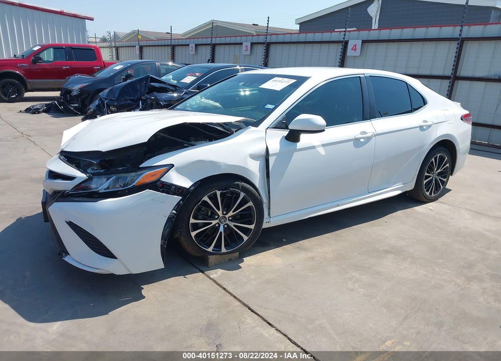 2018 TOYOTA CAMRY SE VIN: 4T1B11HK2JU072809