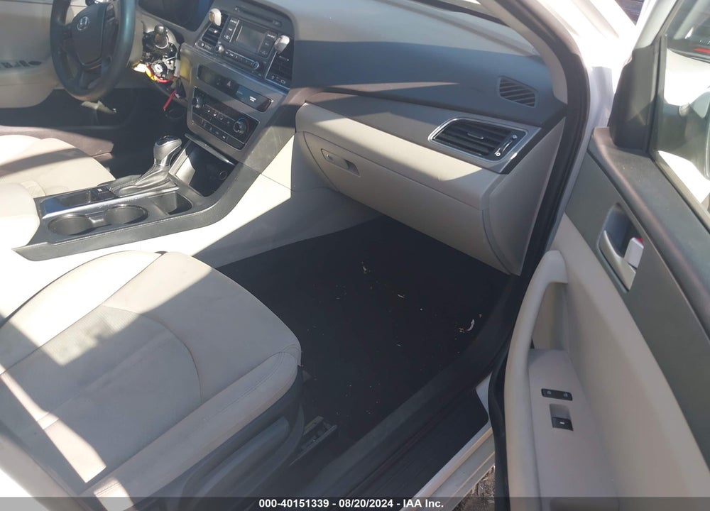 2017 HYUNDAI SONATA VIN: 5NPE24AF0HH523589