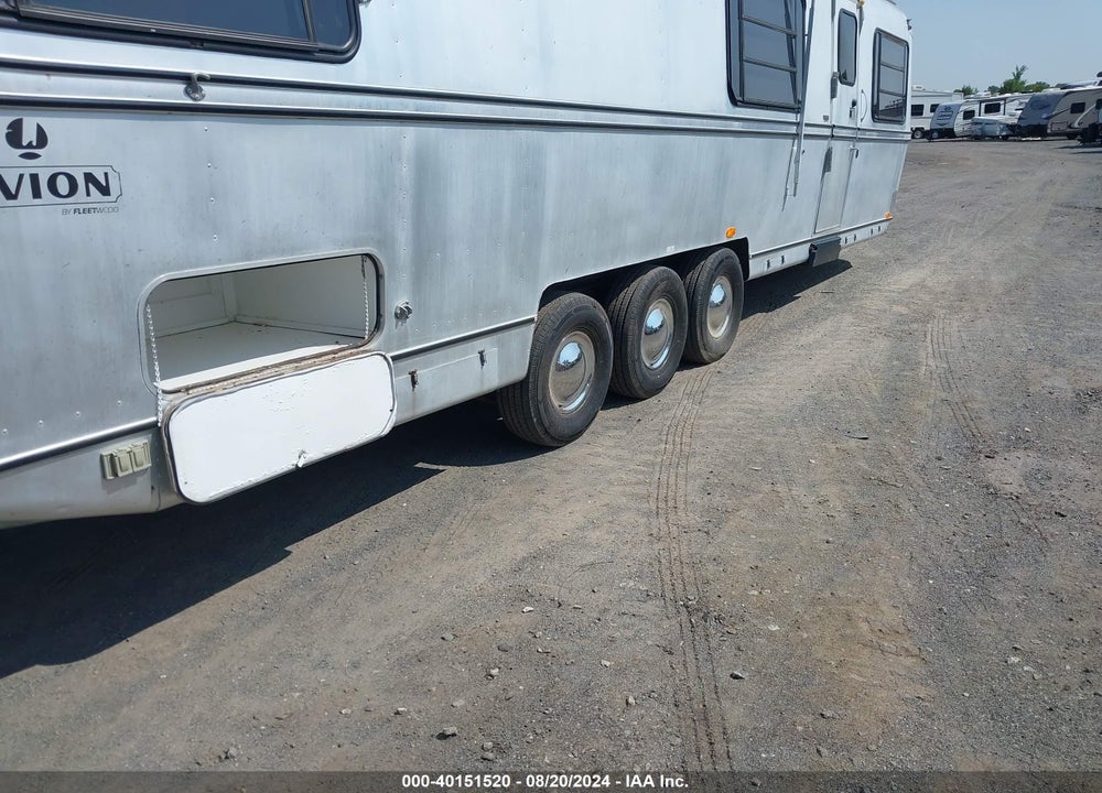 1985 FLEETWOOD AVION VIN: 1EE1W3432F9304283