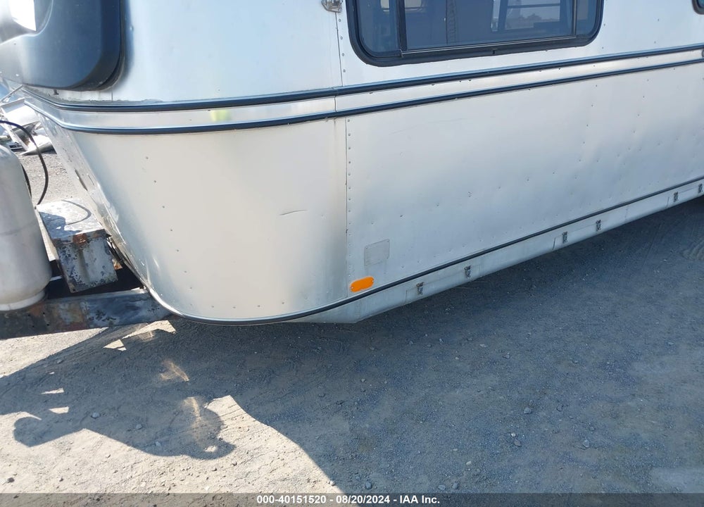 1985 FLEETWOOD AVION VIN: 1EE1W3432F9304283