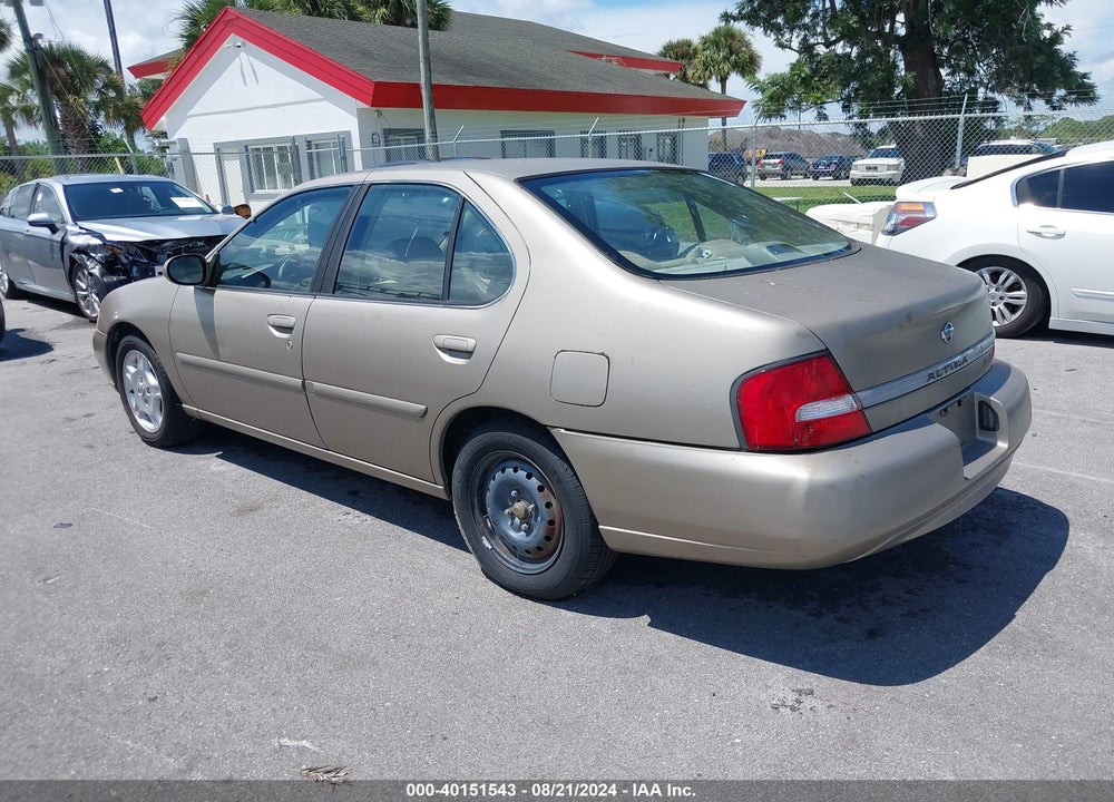 2001 NISSAN ALTIMA GLE VIN: 1N4DL01A61C119581
