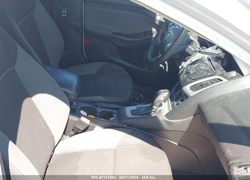 2014 FORD FOCUS SE VIN: 1FADP3F22EL392627