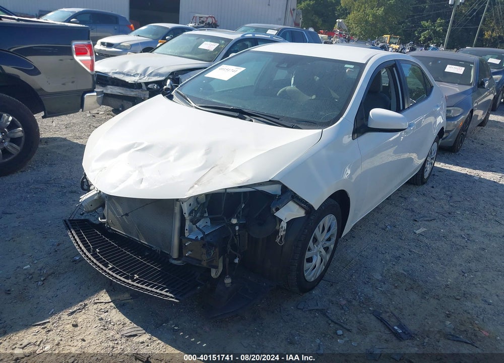 2018 TOYOTA COROLLA LE VIN: 5YFBURHE1JP762455