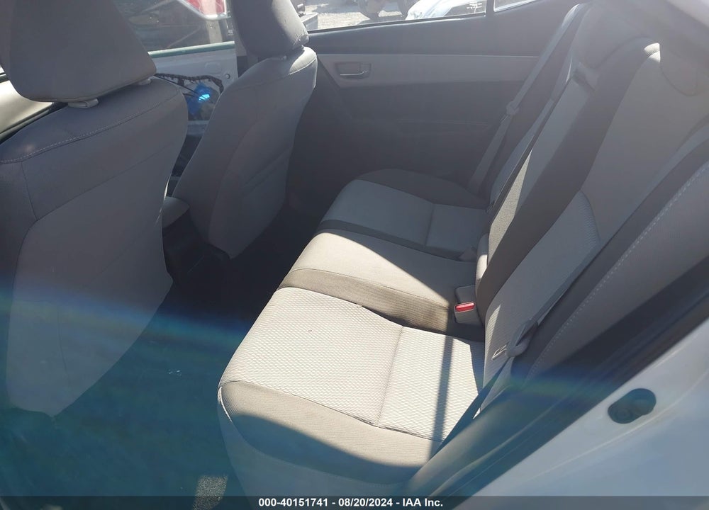 2018 TOYOTA COROLLA LE VIN: 5YFBURHE1JP762455
