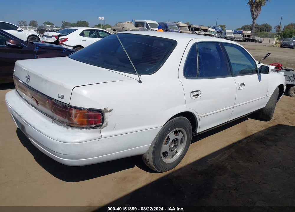 1992 TOYOTA CAMRY LE VIN: 4T1SK12E1NU091194