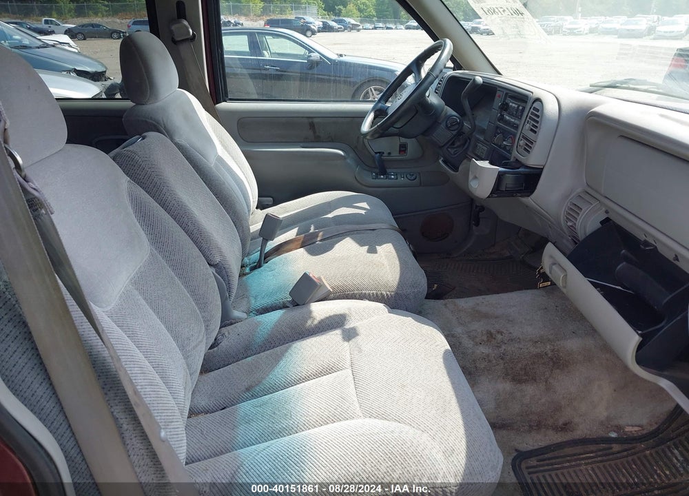 1999 CHEVROLET SUBURBAN 1500 LT VIN: 1GNFK16R3XJ432898
