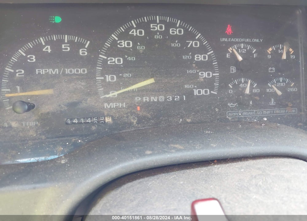 1999 CHEVROLET SUBURBAN 1500 LT VIN: 1GNFK16R3XJ432898