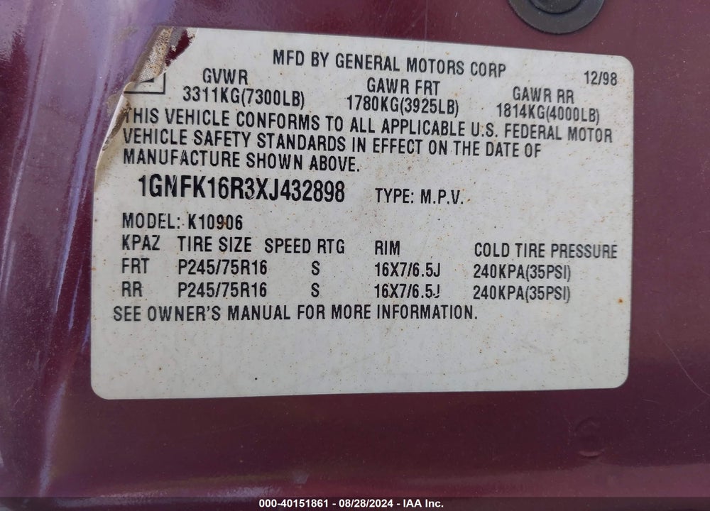 1999 CHEVROLET SUBURBAN 1500 LT VIN: 1GNFK16R3XJ432898