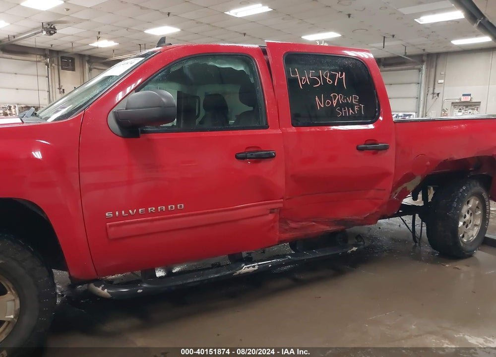 2011 CHEVROLET SILVERADO 1500 LT VIN: 3GCPKSE35BG359124