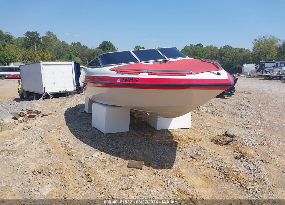 1998 CROWNLINE SKIBOAT VIN: JTC30630C898