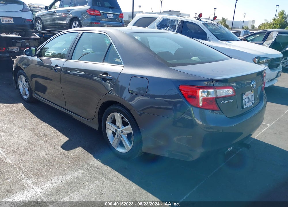 2013 TOYOTA CAMRY SE VIN: 4T1BF1FK7DU298692