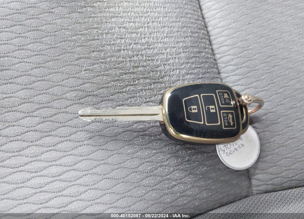 2014 TOYOTA COROLLA LE VIN: 5YFBURHE4EP140969