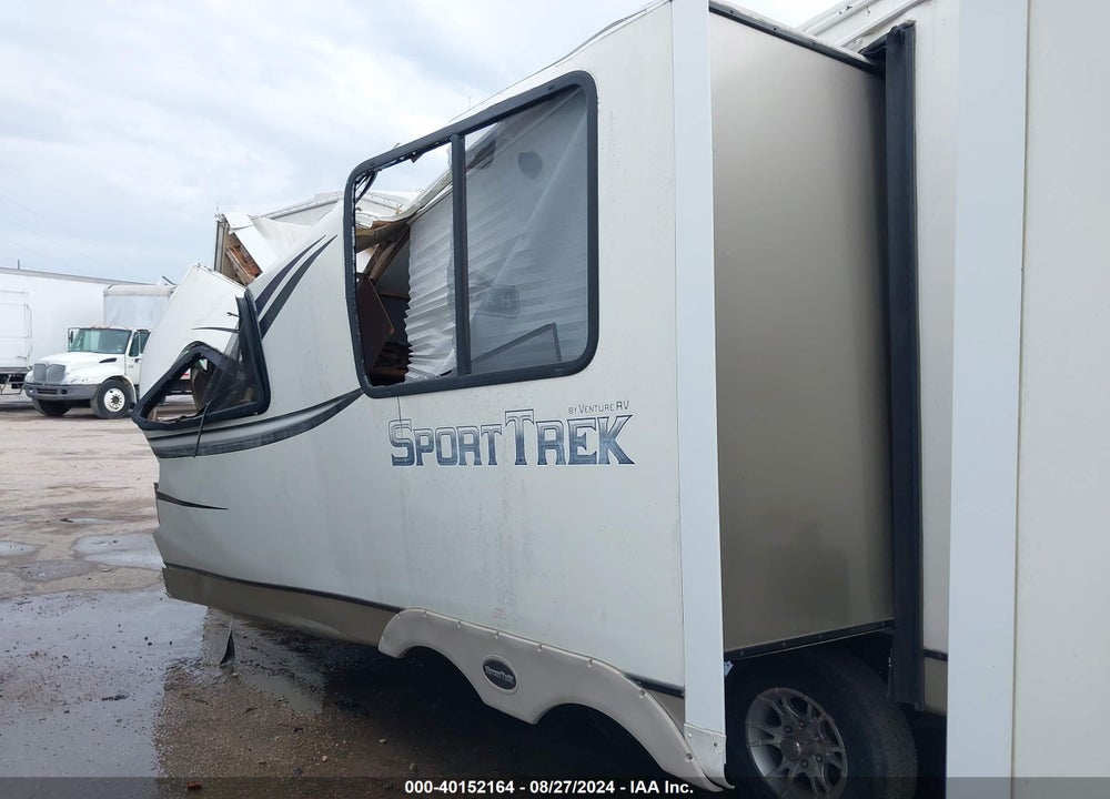2014 VENTURE TRAVEL TRAILER VIN: 4EZT13221E8076165