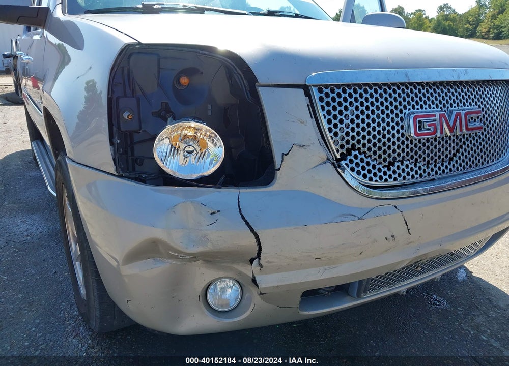 2007 GMC YUKON DENALI VIN: 1GKFK63837J310175