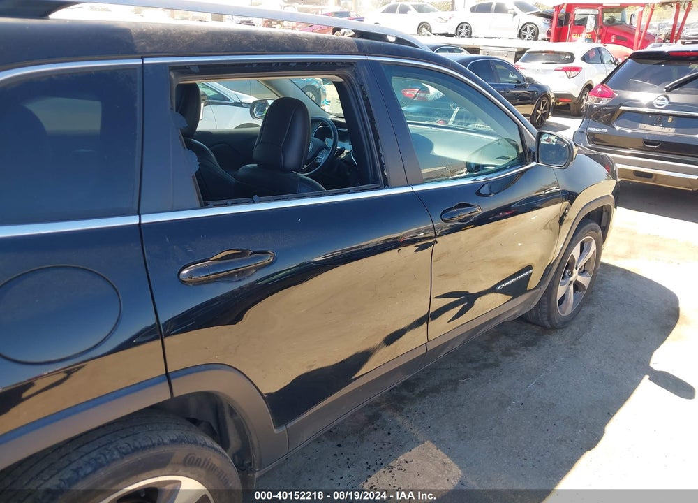 2019 JEEP CHEROKEE LIMITED FWD VIN: 1C4PJLDB8KD438673