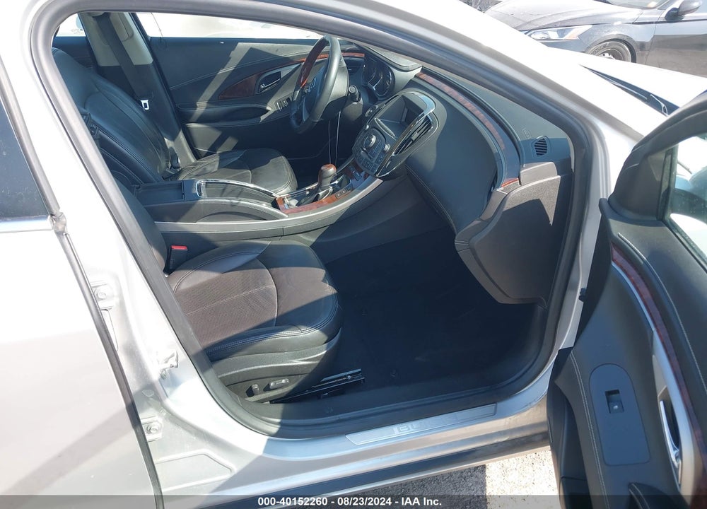 2010 BUICK LACROSSE CXS VIN: 1G4GE5GV8AF180398