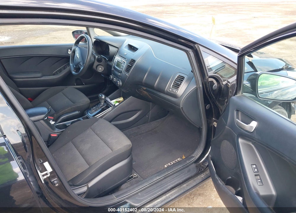 2017 KIA FORTE VIN: 3KPFK4A73HE018325