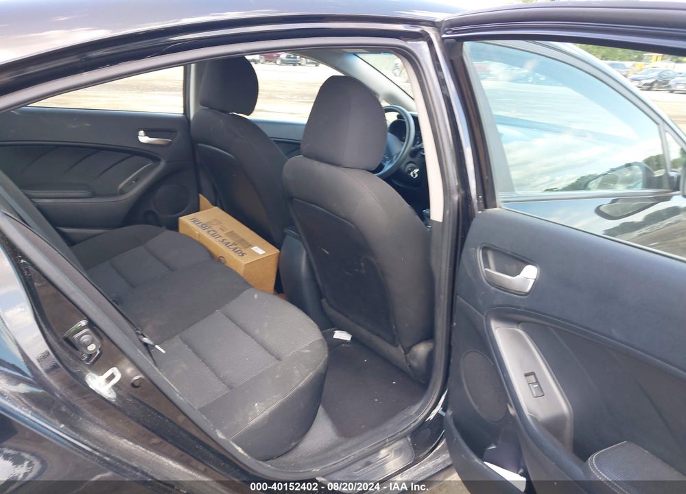 2017 KIA FORTE VIN: 3KPFK4A73HE018325