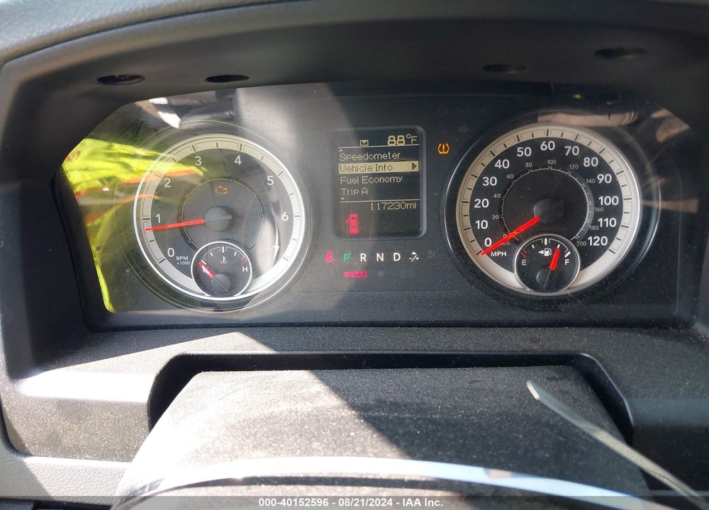2017 RAM 1500 TRADESMAN REGULAR CAB 4X4 8' BOX VIN: 3C6JR7DG9HG769816