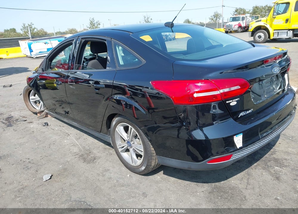 2018 FORD FOCUS VIN: 1FADP3FE5JL261048
