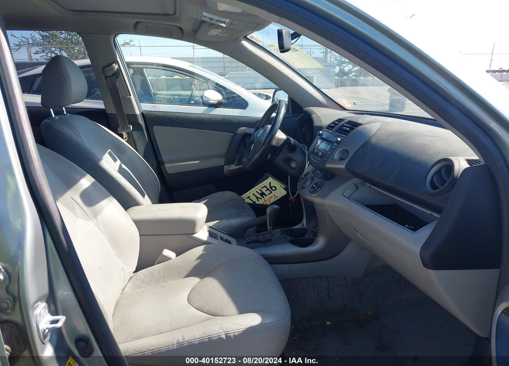 2007 TOYOTA RAV4 LIMITED VIN: JTMBD31V975107800