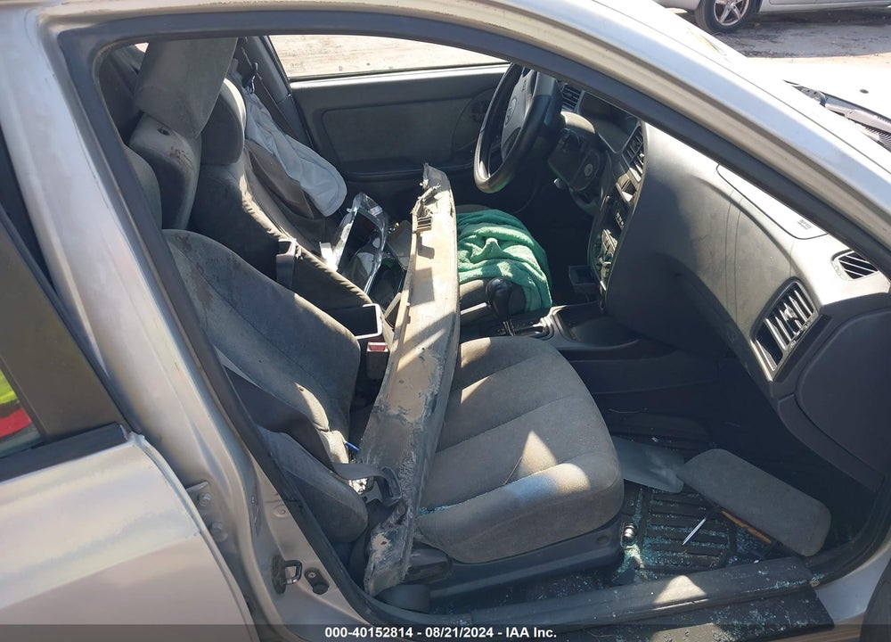 2003 HYUNDAI ELANTRA GLS/GT VIN: KMHDN45D33U548802