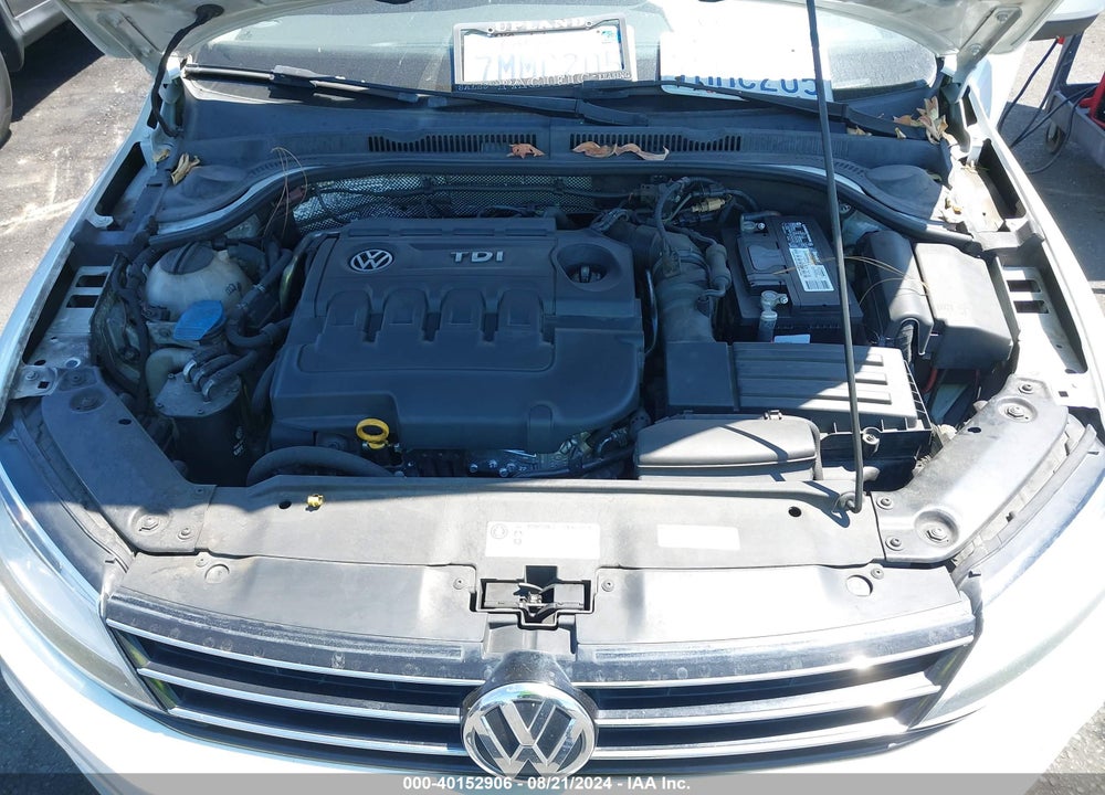 2015 VOLKSWAGEN JETTA 2.0L TDI SE VIN: 3VWLA7AJ0FM422413