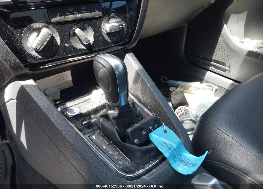 2015 VOLKSWAGEN JETTA 2.0L TDI SE VIN: 3VWLA7AJ0FM422413